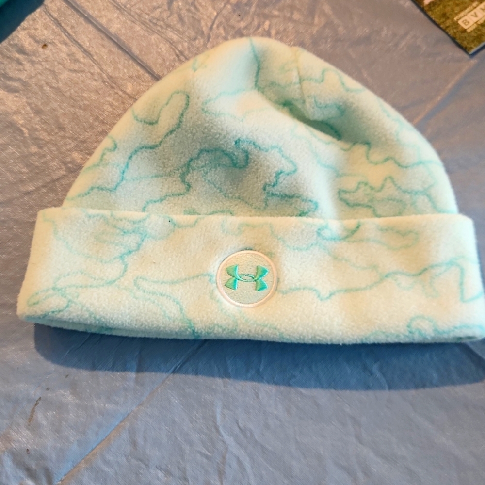 Under Armour micro fleece cap Adult S, Youth Large